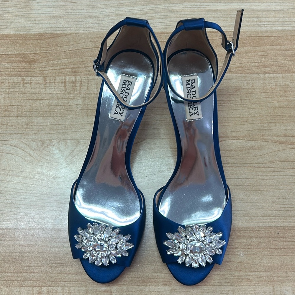 Badgley mischka 8 1/2 blue heels